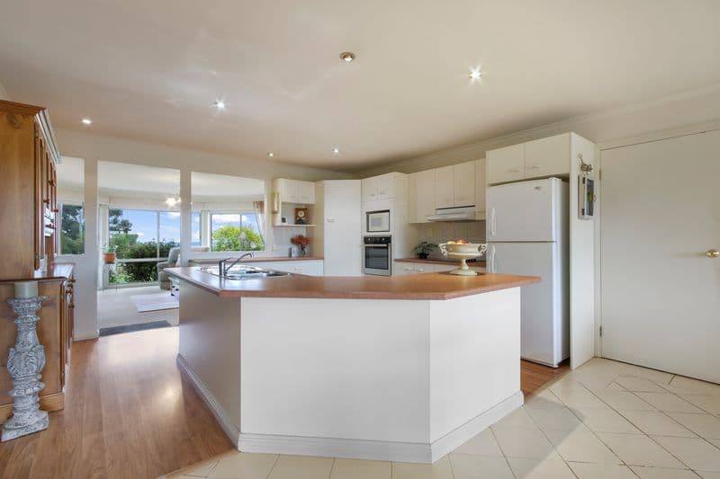 6 Hassett Road, Lakes Entrance, VIC 3909, Lakes Entrance - Thumbnail 2