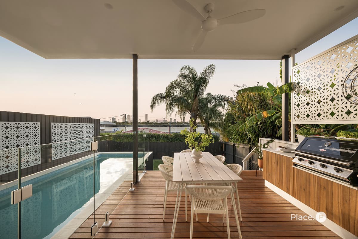 44 Ninth Avenue, Coorparoo - Thumbnail 3