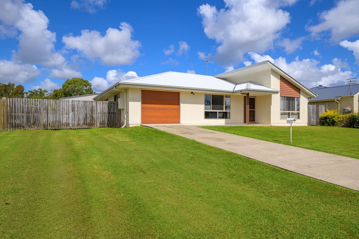 14 Environs Avenue, Cooloola Cove - Image 1