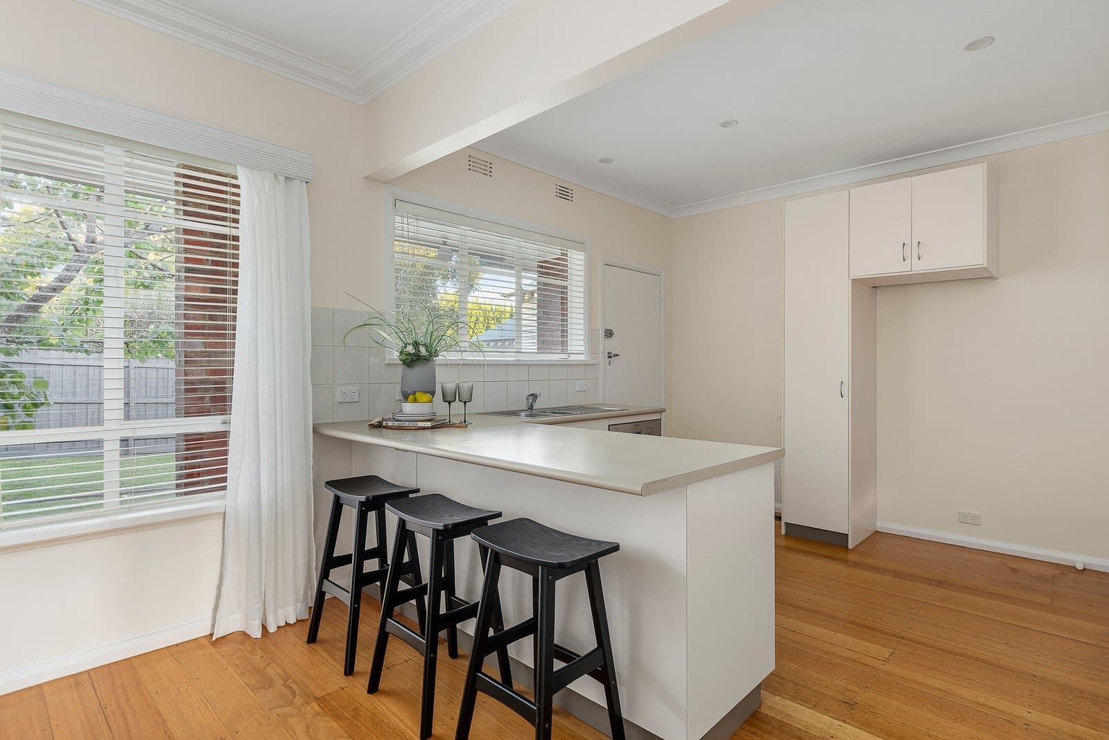 27 Compton Street, Canterbury - Thumbnail 4