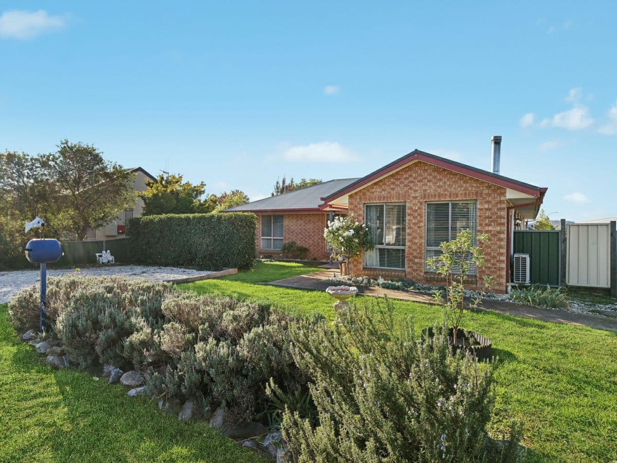 19 Castle Street, MOLONG, Molong - Image 1