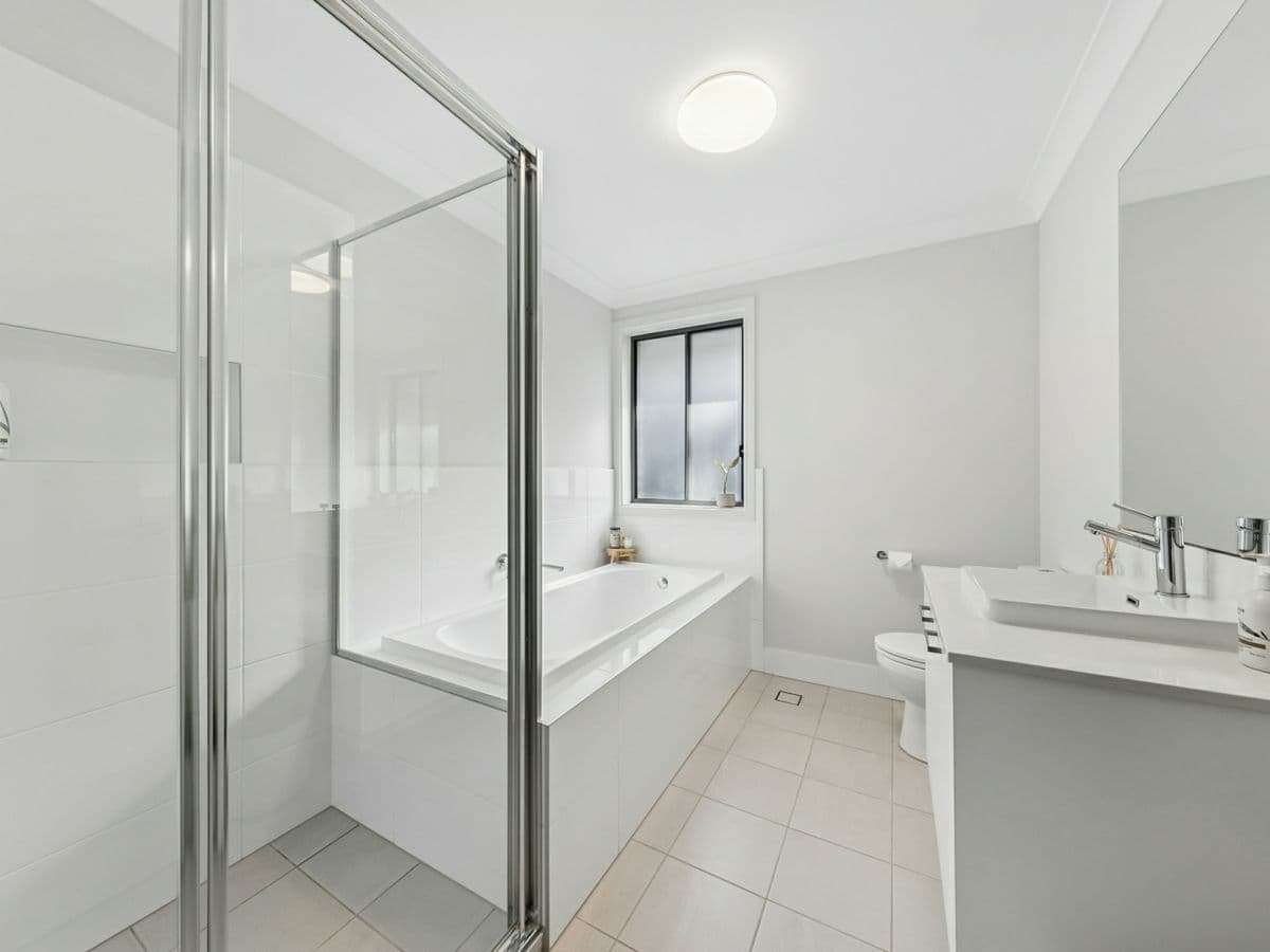 16 Davies Close, WESTON, Weston - Thumbnail 6