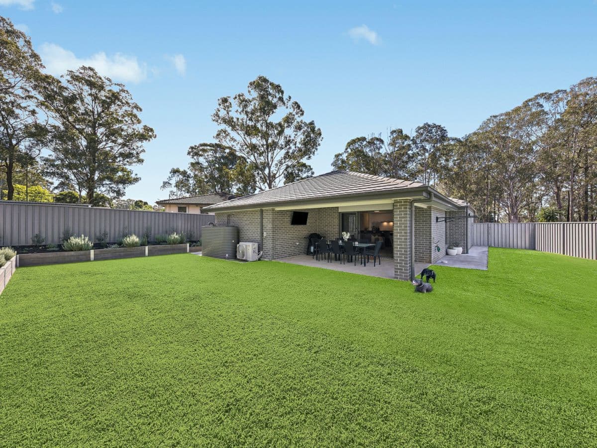 16 Davies Close, WESTON, Weston - Thumbnail 8
