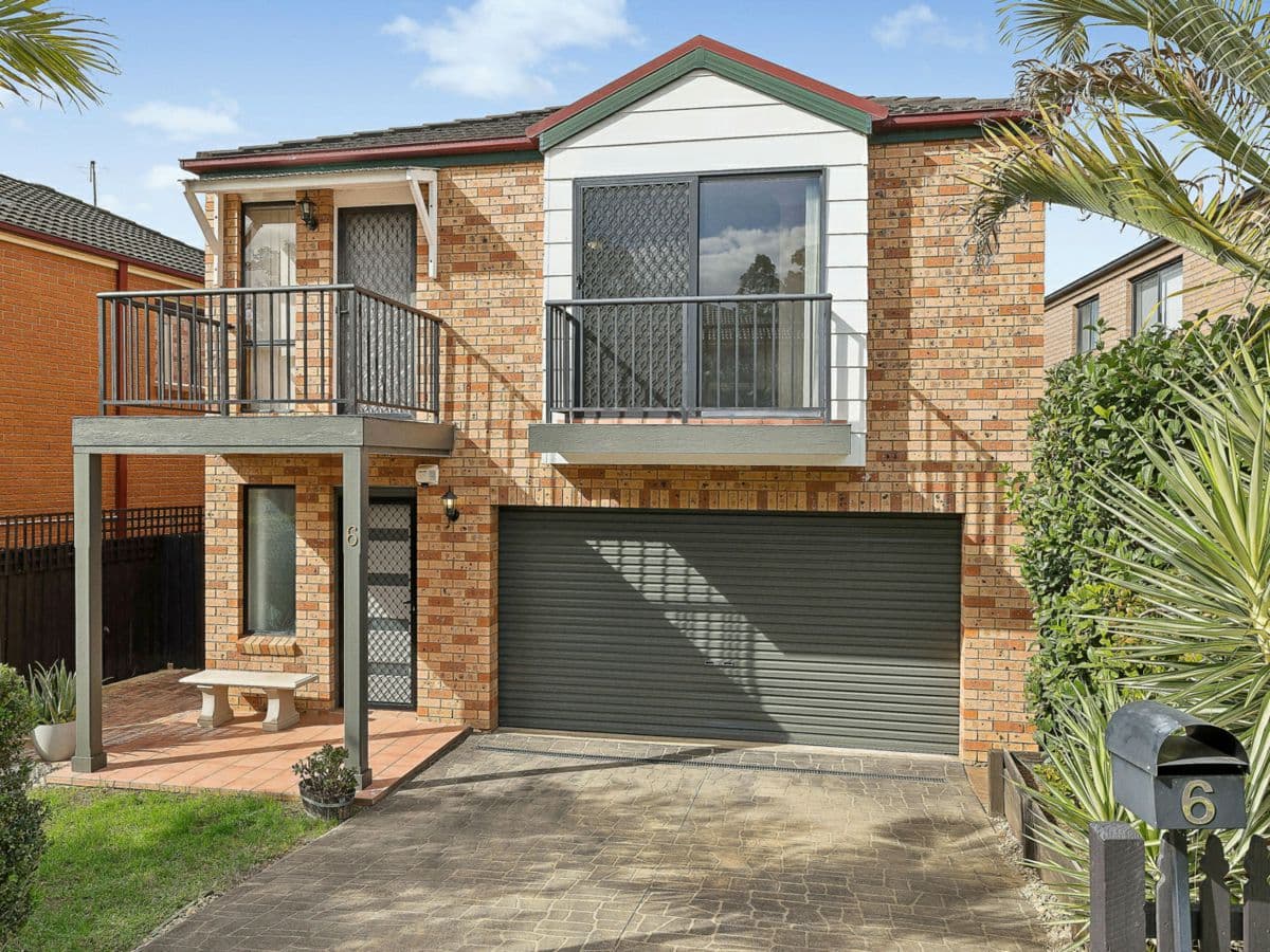 6 Lakeside Street, CURRANS HILL, Currans Hill - Image 1