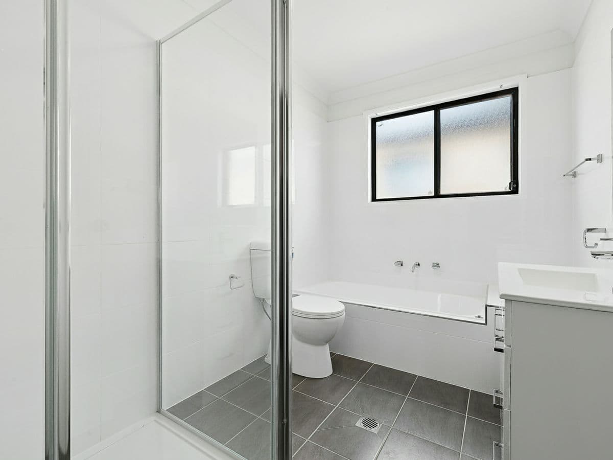 6 Lakeside Street, CURRANS HILL, Currans Hill - Thumbnail 5
