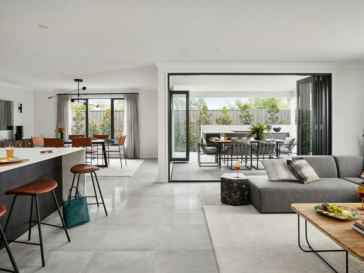 2 Coridale Boulevard, LARA, Lara - Thumbnail 2