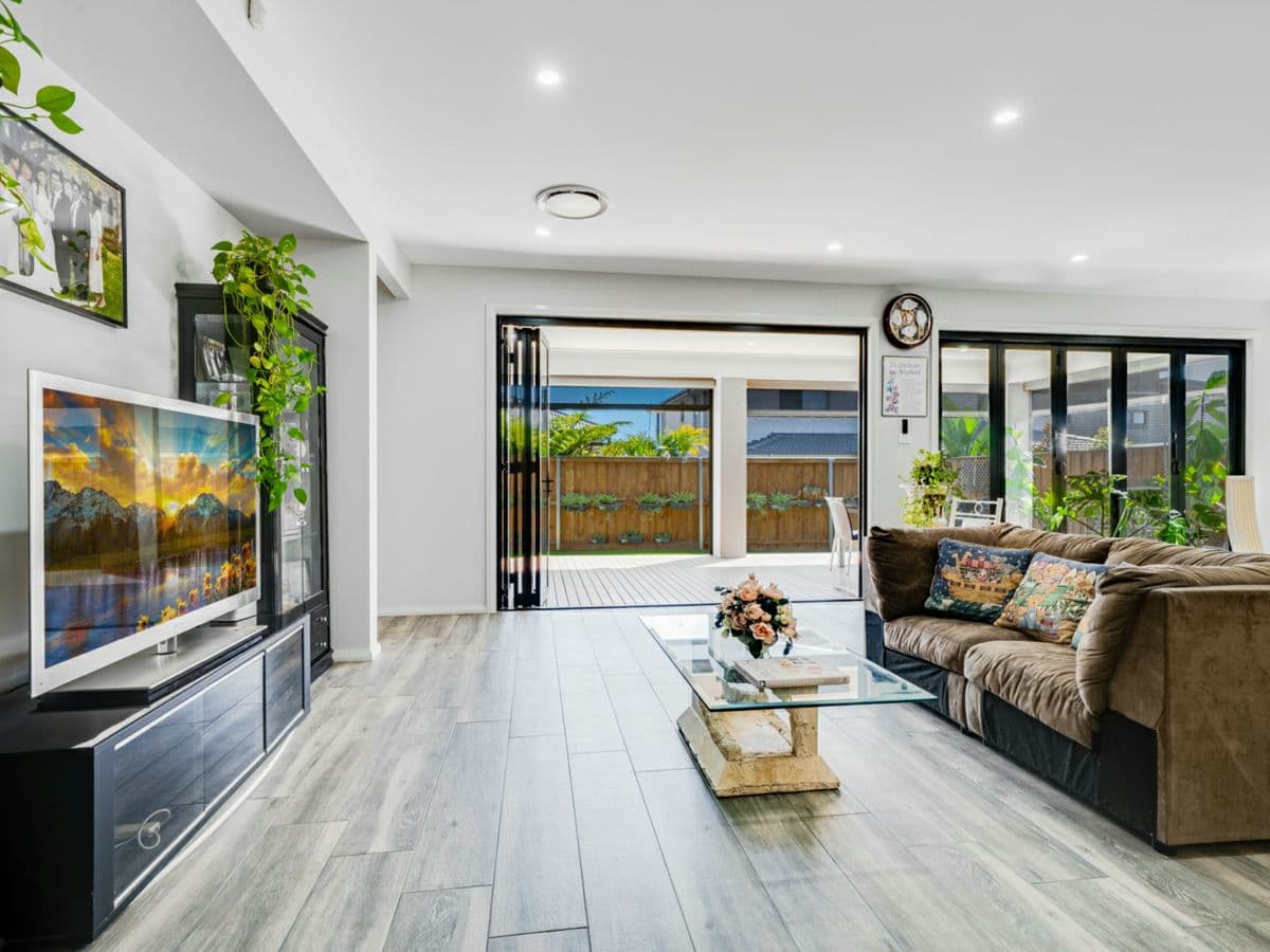 23 Lantern Street (Gables), BOX HILL, Box Hill - Thumbnail 4