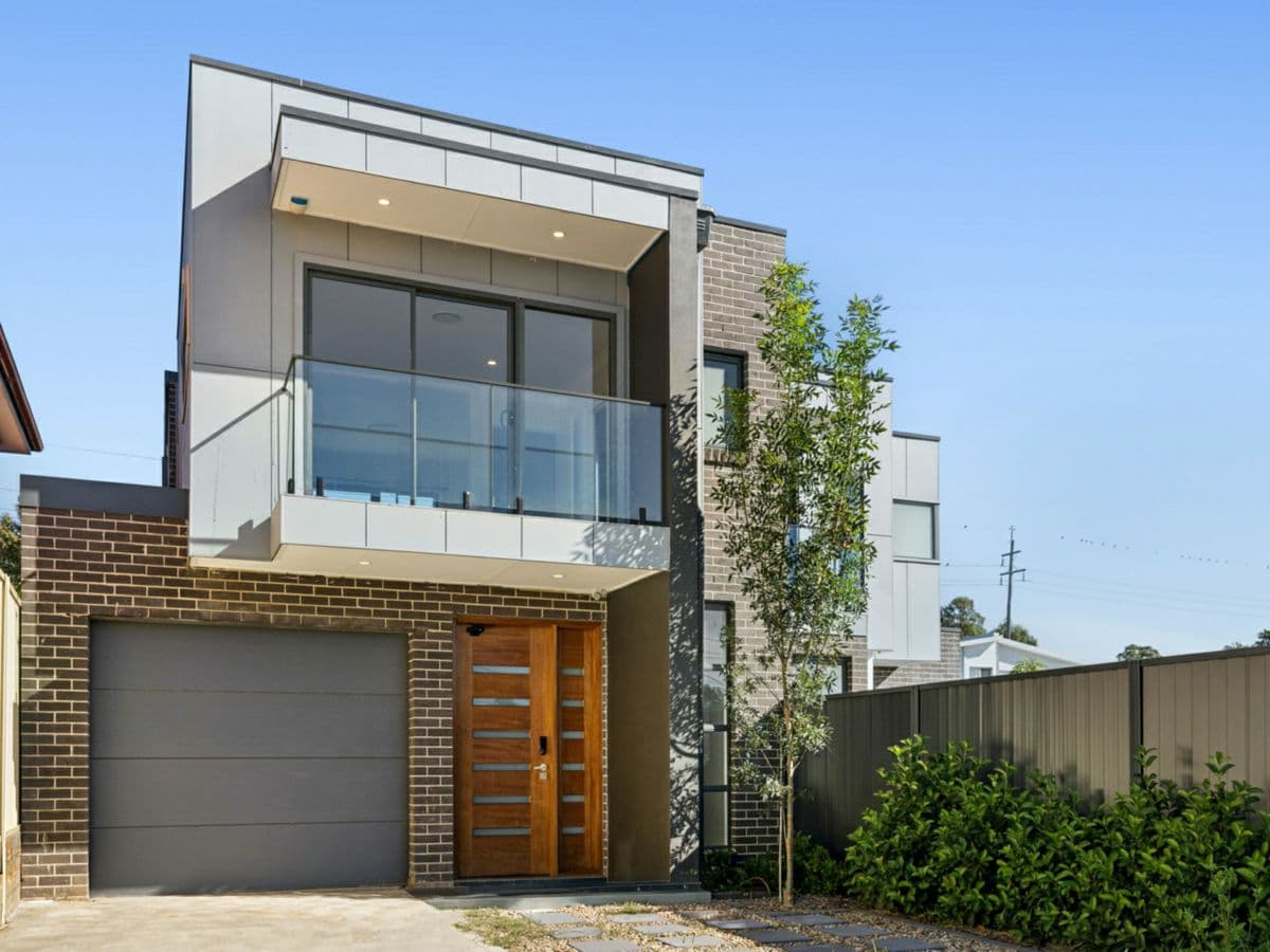 170 & 170A Hawksview Street, GUILDFORD, Guildford - Image 1
