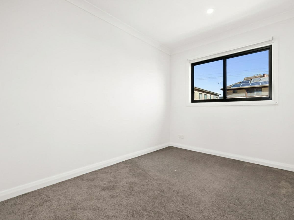 170 & 170A Hawksview Street, GUILDFORD, Guildford - Thumbnail 5