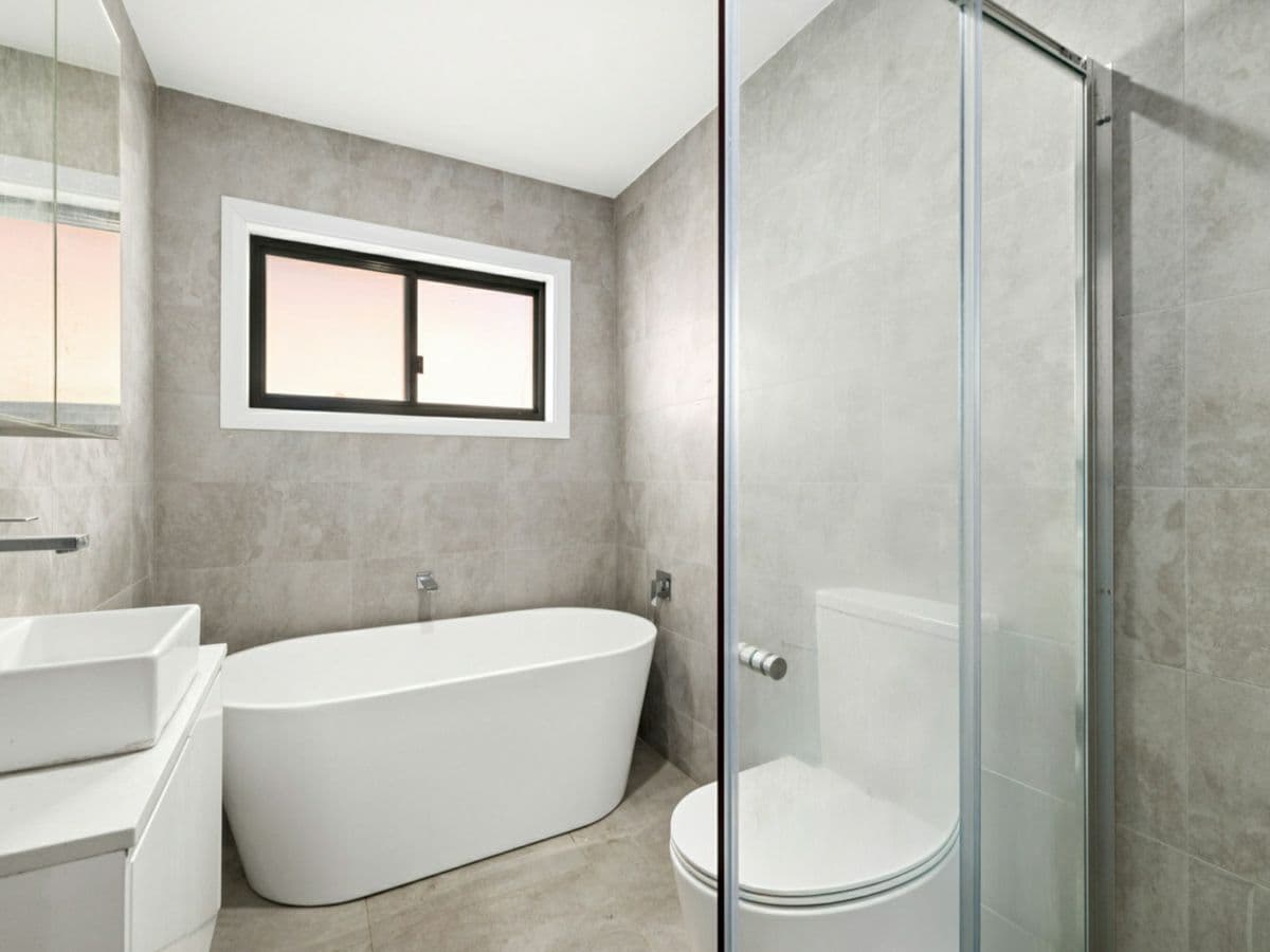 170 & 170A Hawksview Street, GUILDFORD, Guildford - Thumbnail 7