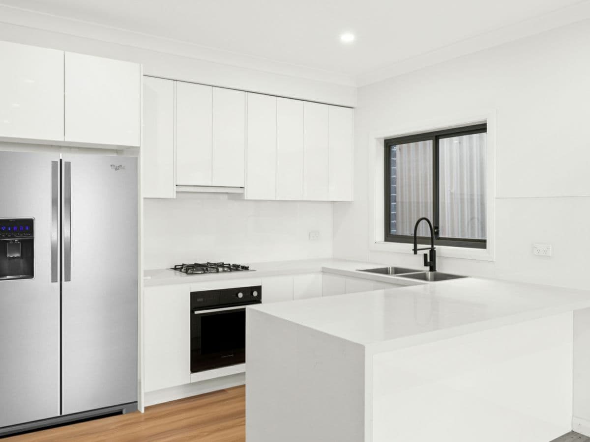 170 & 170A Hawksview Street, GUILDFORD, Guildford - Thumbnail 8