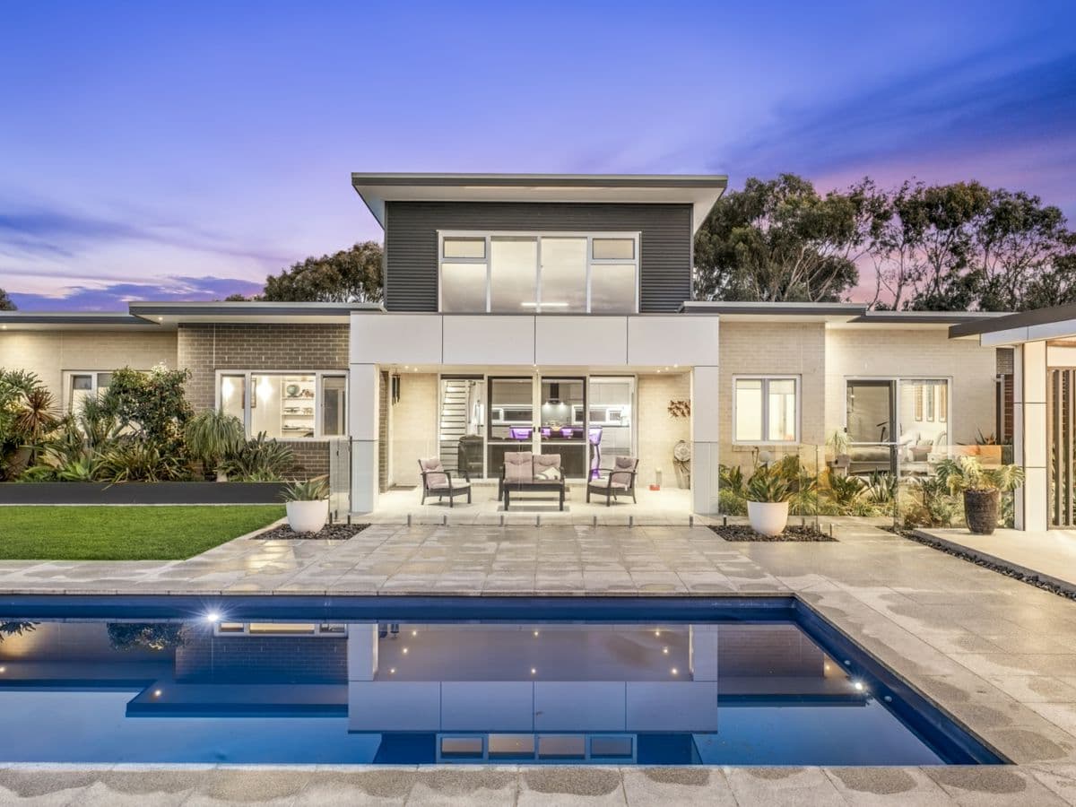4 Bottlebrush Court, TORQUAY, Torquay - Image 1