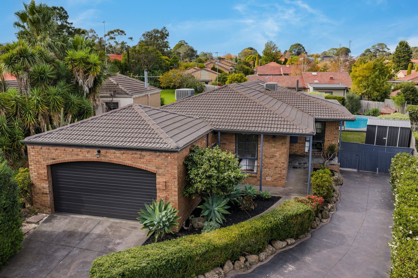 54 Mannering Drive, Glen Waverley, Glen Waverley - Image 1