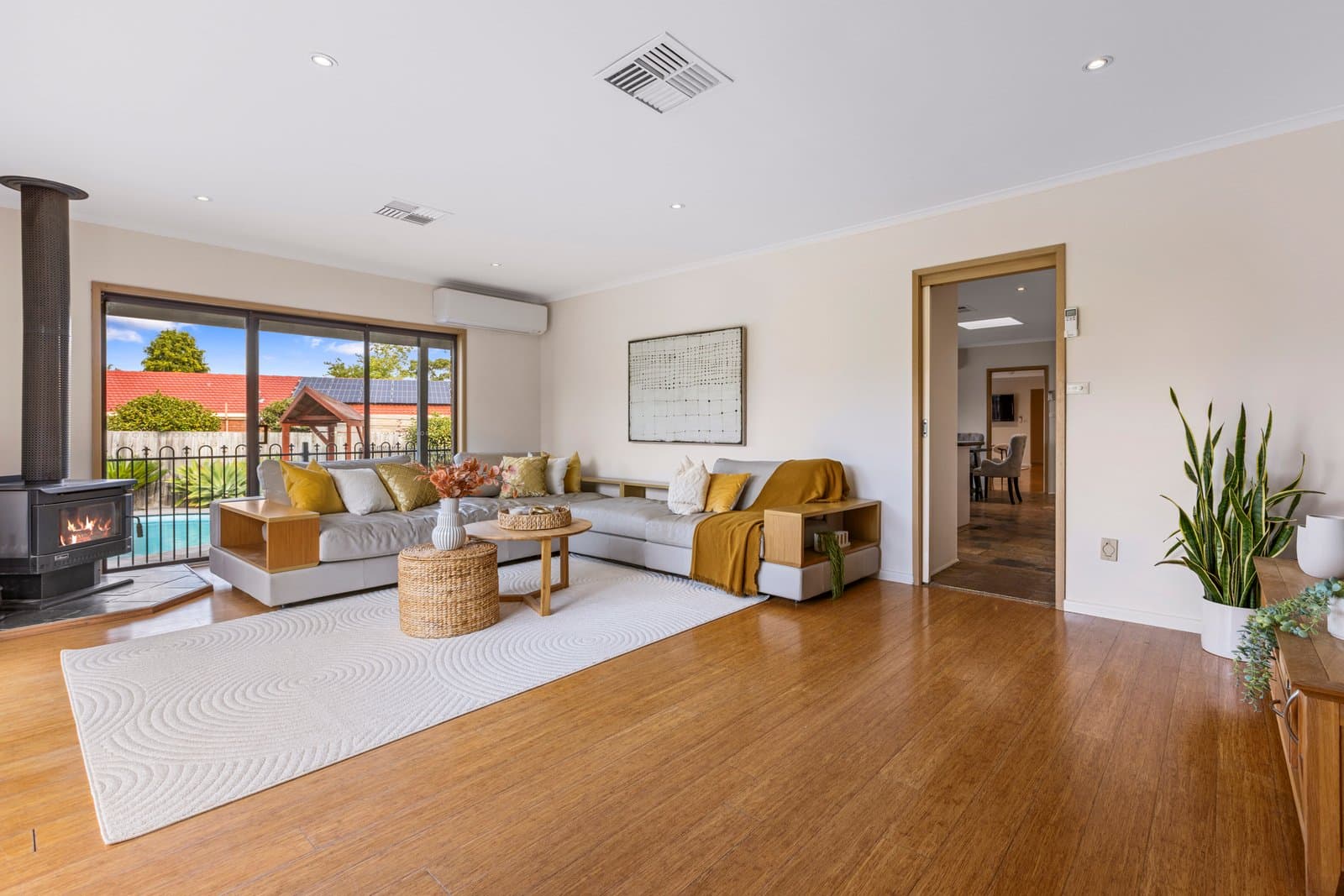 54 Mannering Drive, Glen Waverley, Glen Waverley - Thumbnail 6