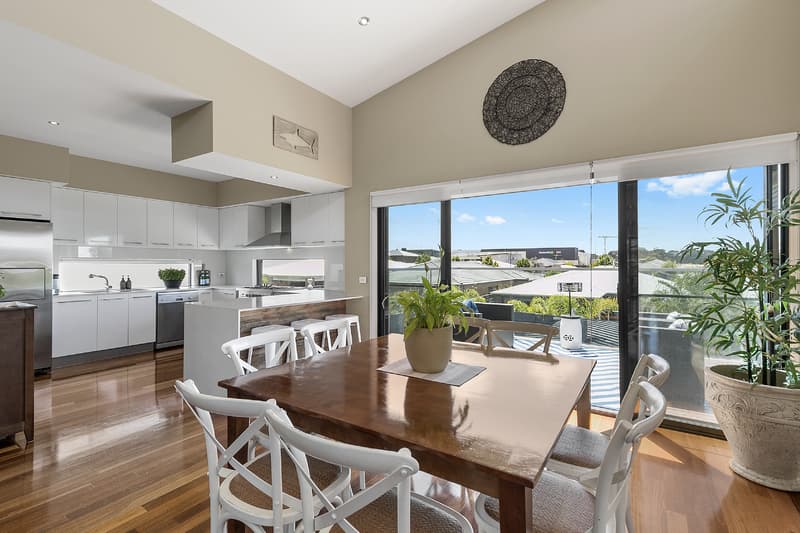 52 Shorebreak Street, Torquay, VIC, Torquay - Thumbnail 4