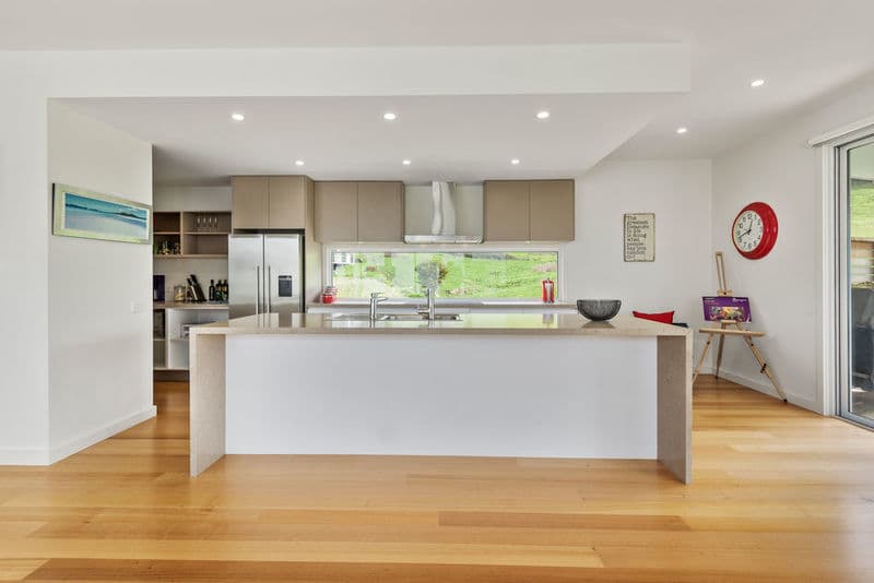 37 Seeberg Court APOLLO BAY VIC, Apollo Bay - Thumbnail 5