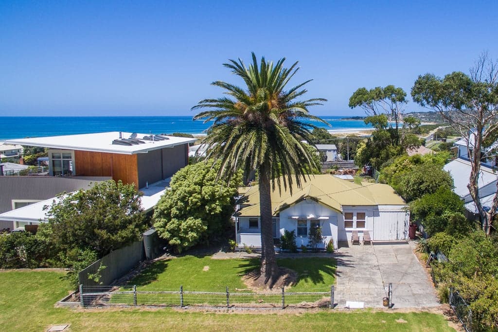 1123sqm on the Brow of the Best Street, Apollo Bay - Image 1