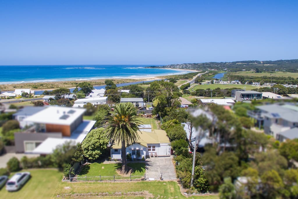 1123sqm on the Brow of the Best Street, Apollo Bay - Thumbnail 3