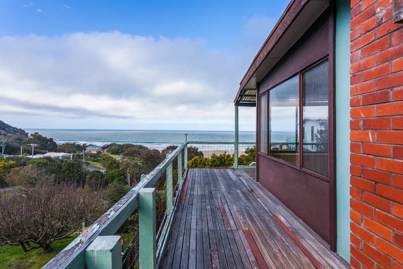250 METRES TO THE SAND, Wye River - Thumbnail 3