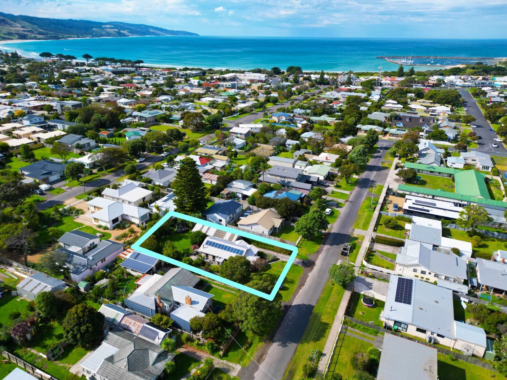 12 McLennan Street, Apollo Bay - Image 1