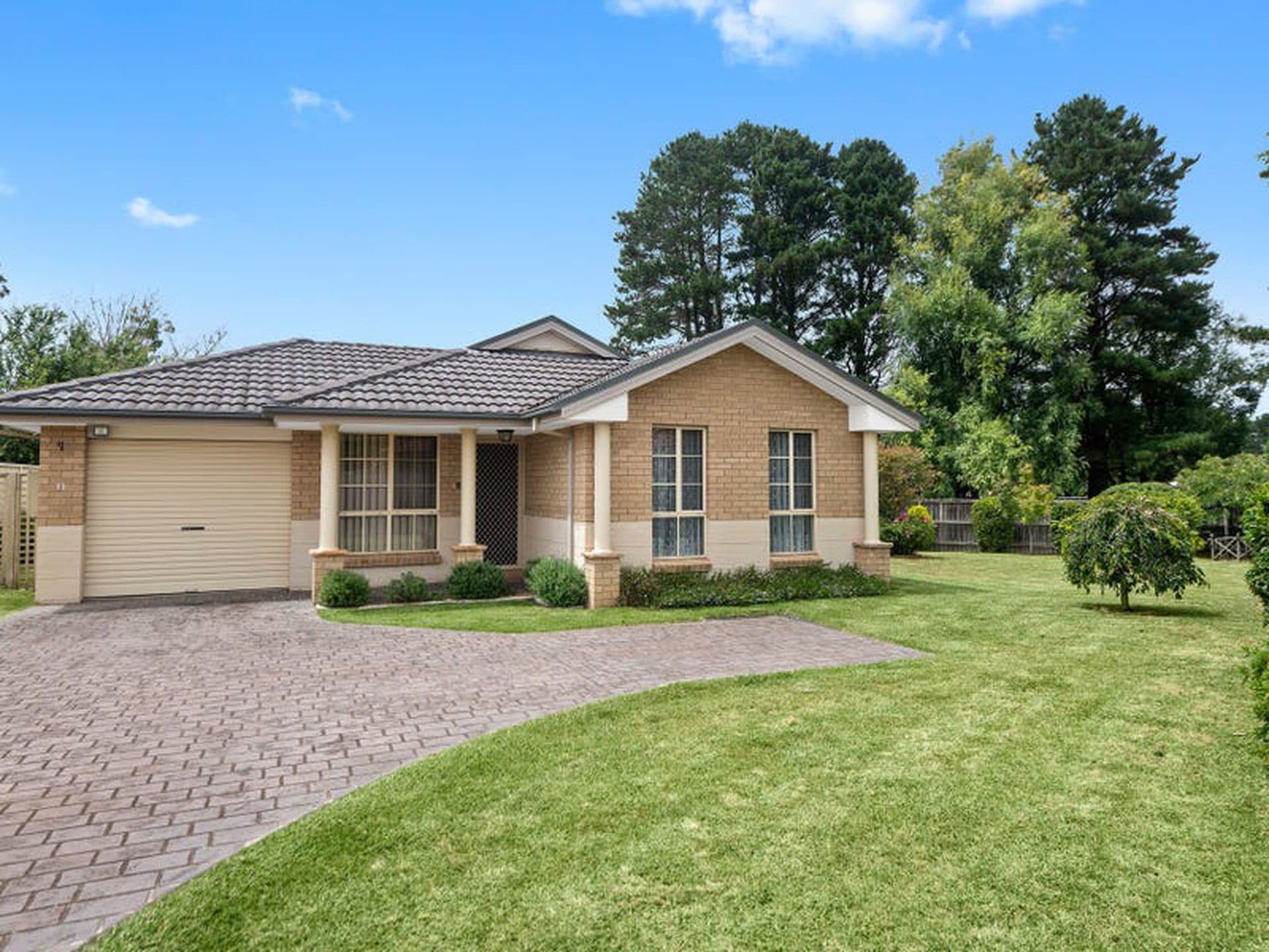 11 Parmenter Court, Bowral, Bowral - Image 1