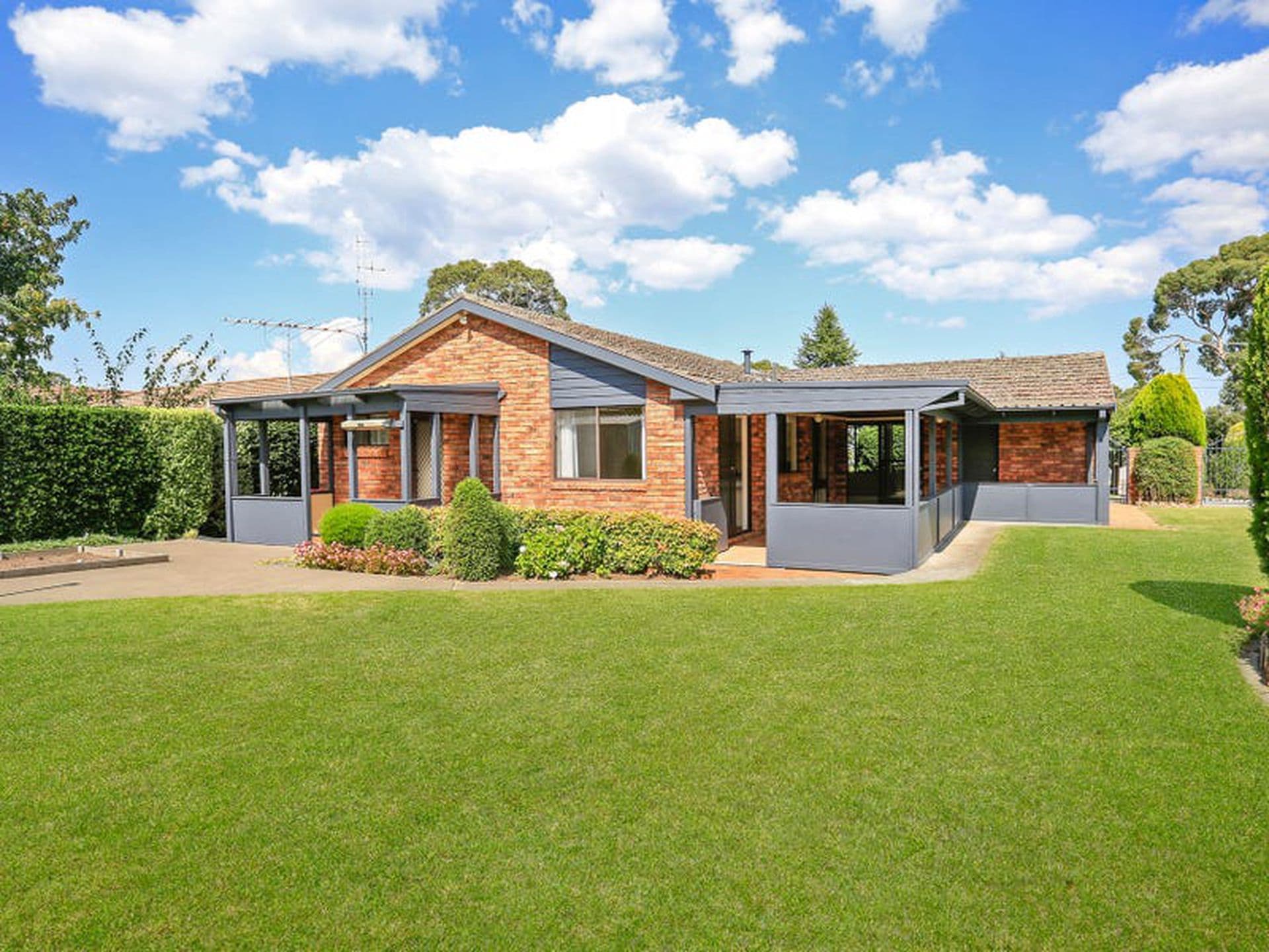 6 Arborea Place, Bowral, Bowral - Thumbnail 2
