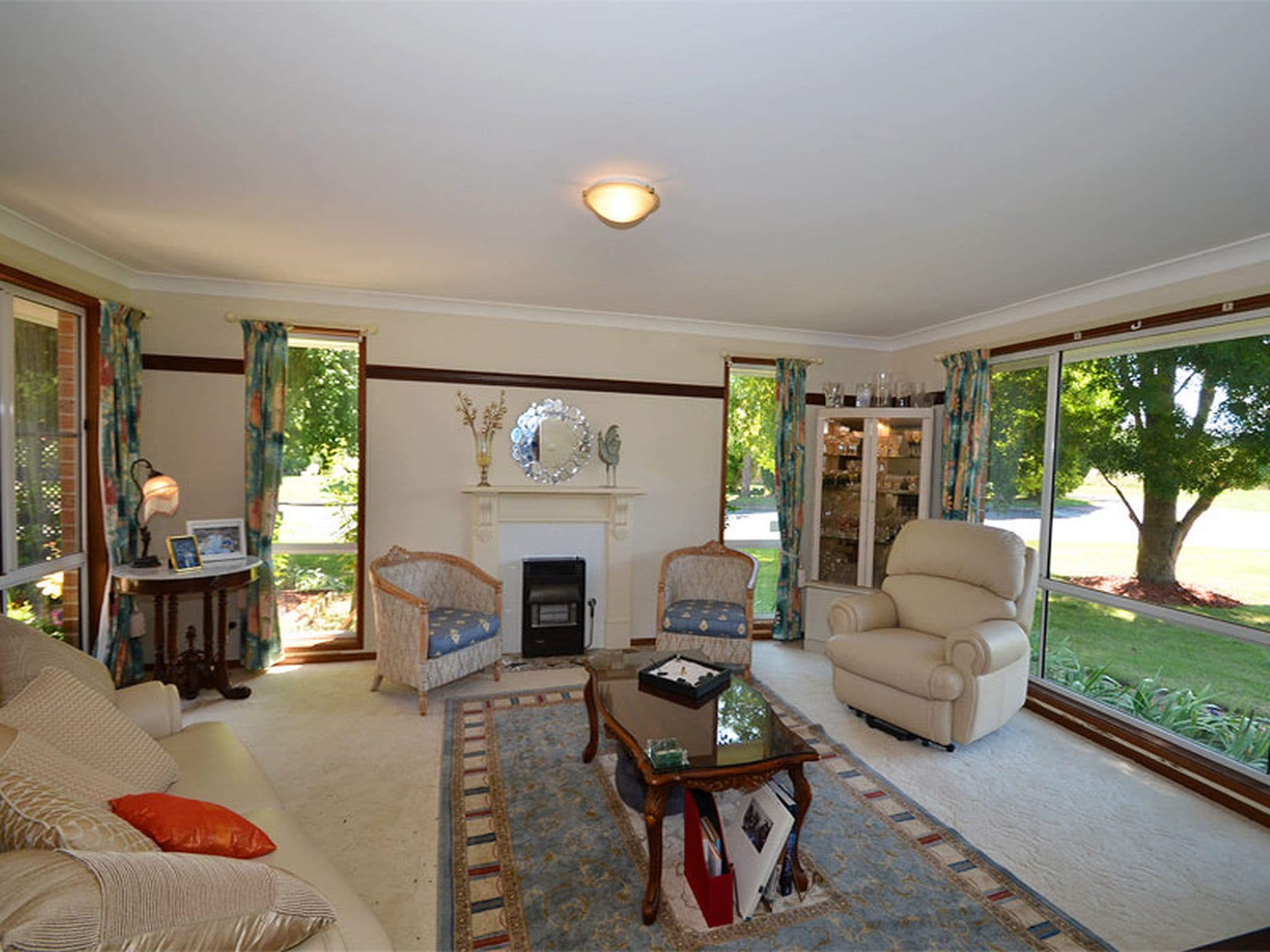 1 Farmborough Close, Bowral, Bowral - Thumbnail 3