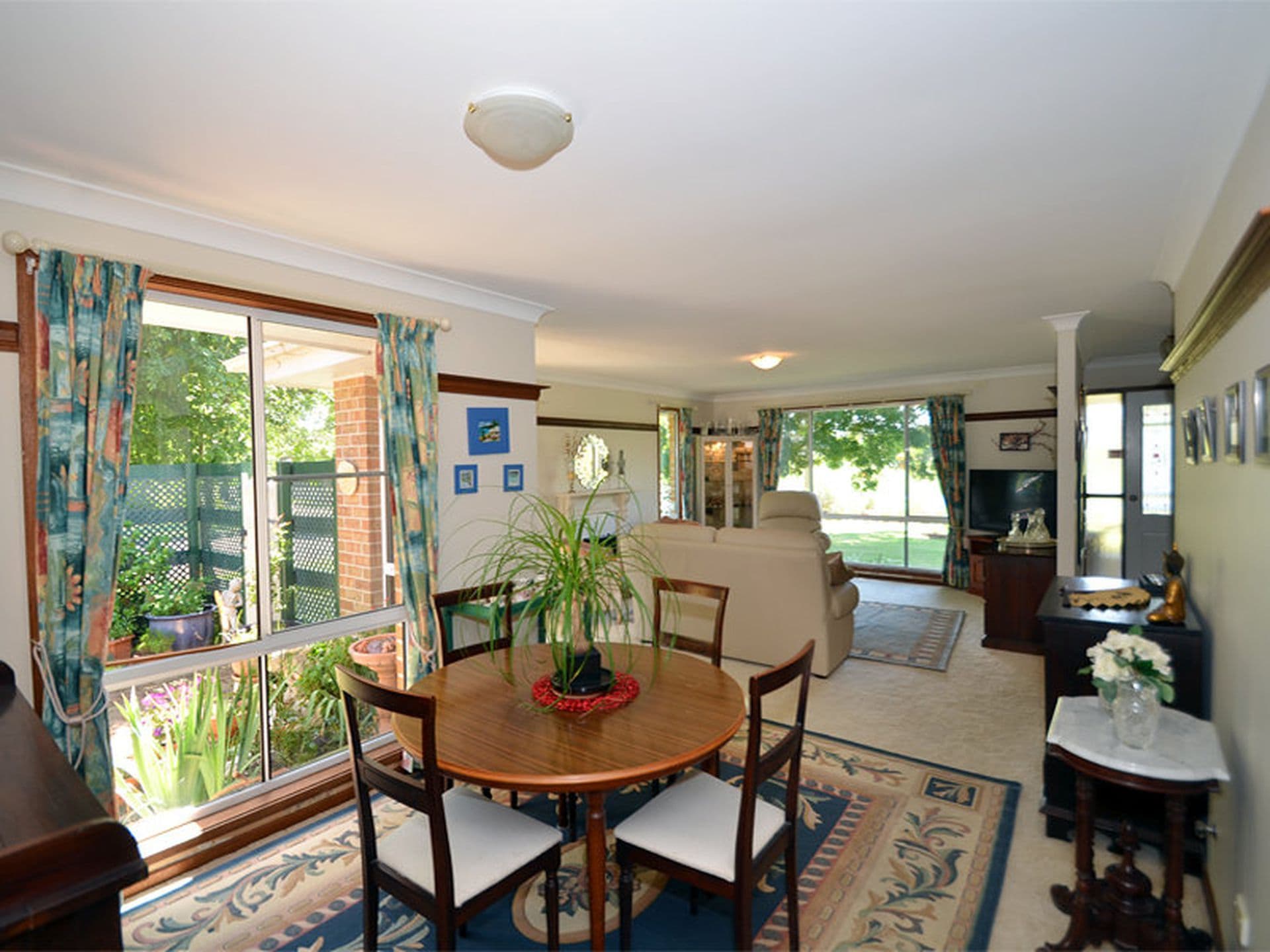 1 Farmborough Close, Bowral, Bowral - Thumbnail 4