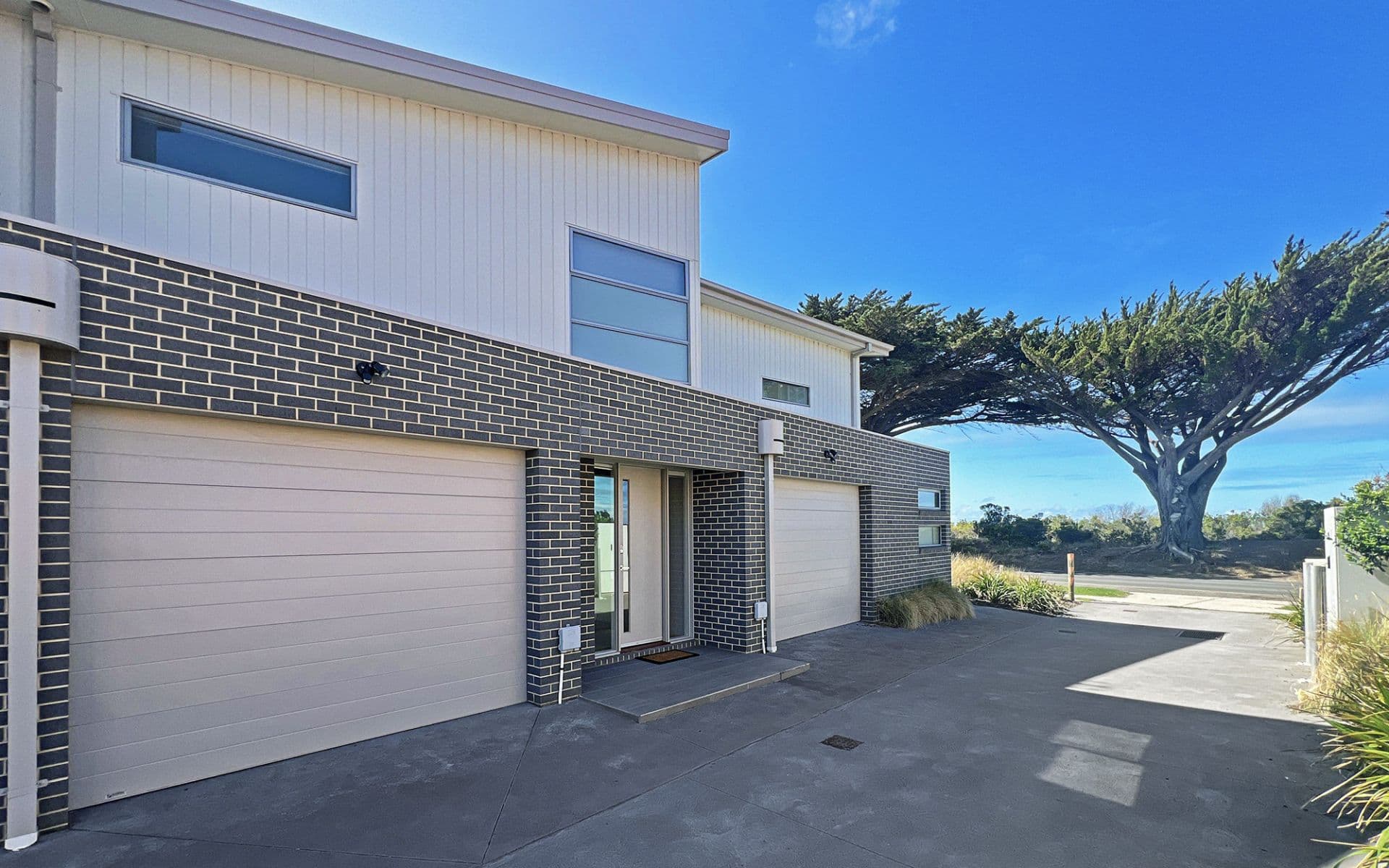2/183 Great Ocean Road, Apollo Bay - Image 1