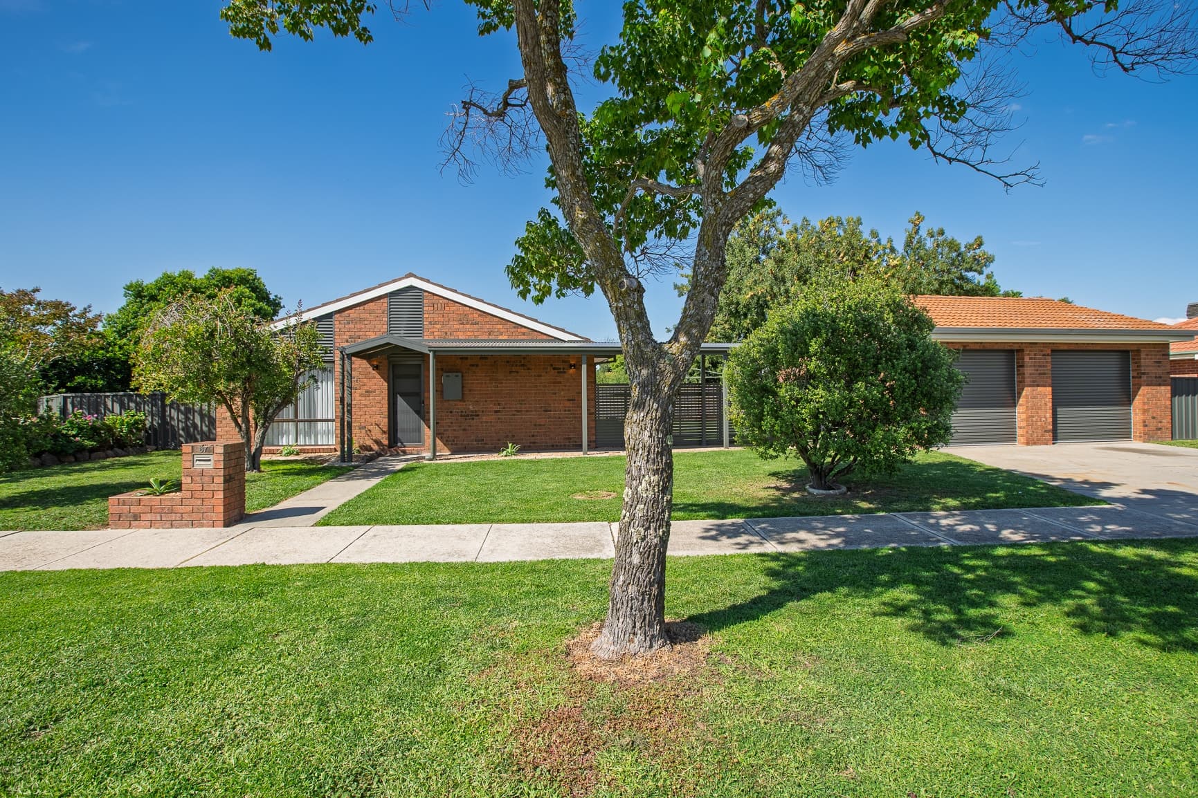 67 MAYFAIR Drive, West Wodonga, West Wodonga - Image 1