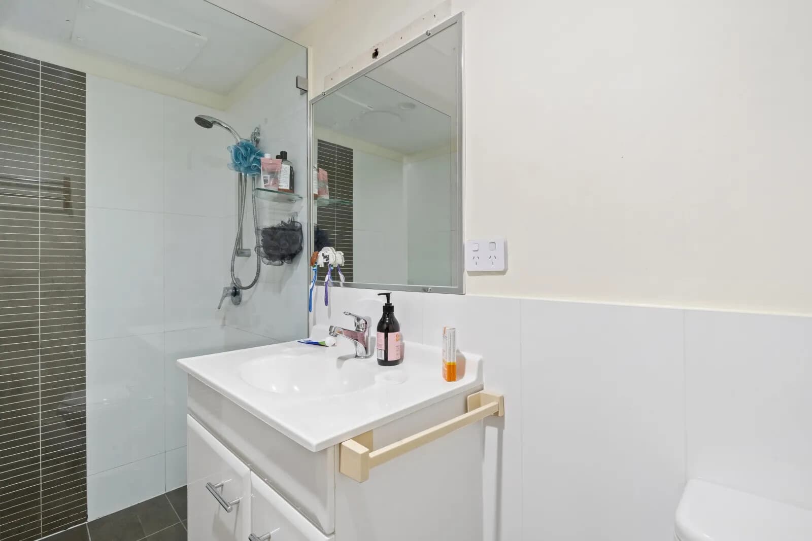 10/111 Old Burleigh Road Broadbeach QLD 4218, Broadbeach - Thumbnail 8
