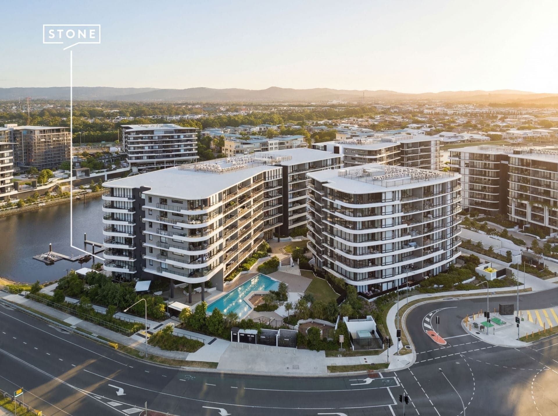 1108/6 Sickle Avenue, Hope Island, Hope Island - Image 1