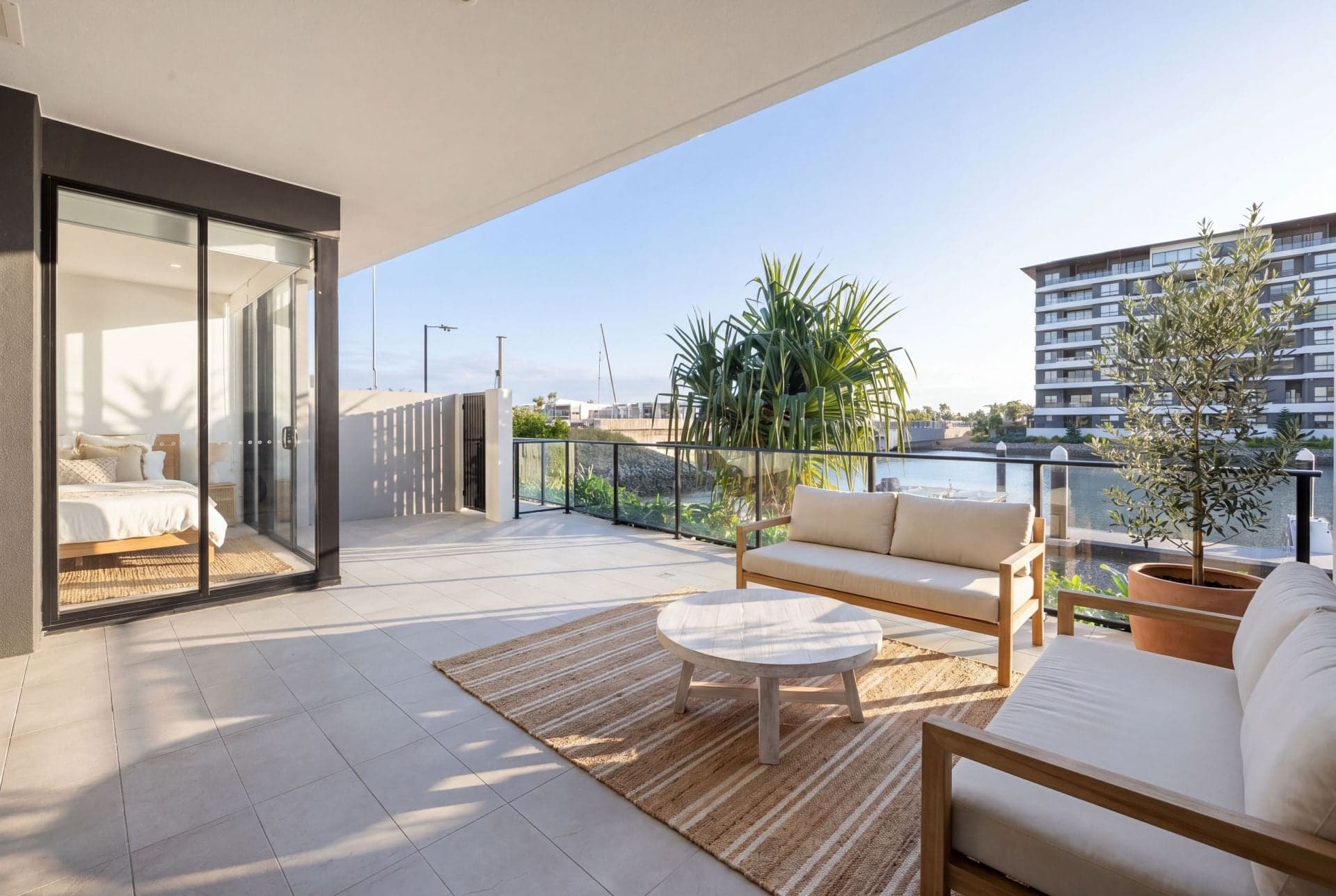 1108/6 Sickle Avenue, Hope Island QLD, Hope Island - Thumbnail 2