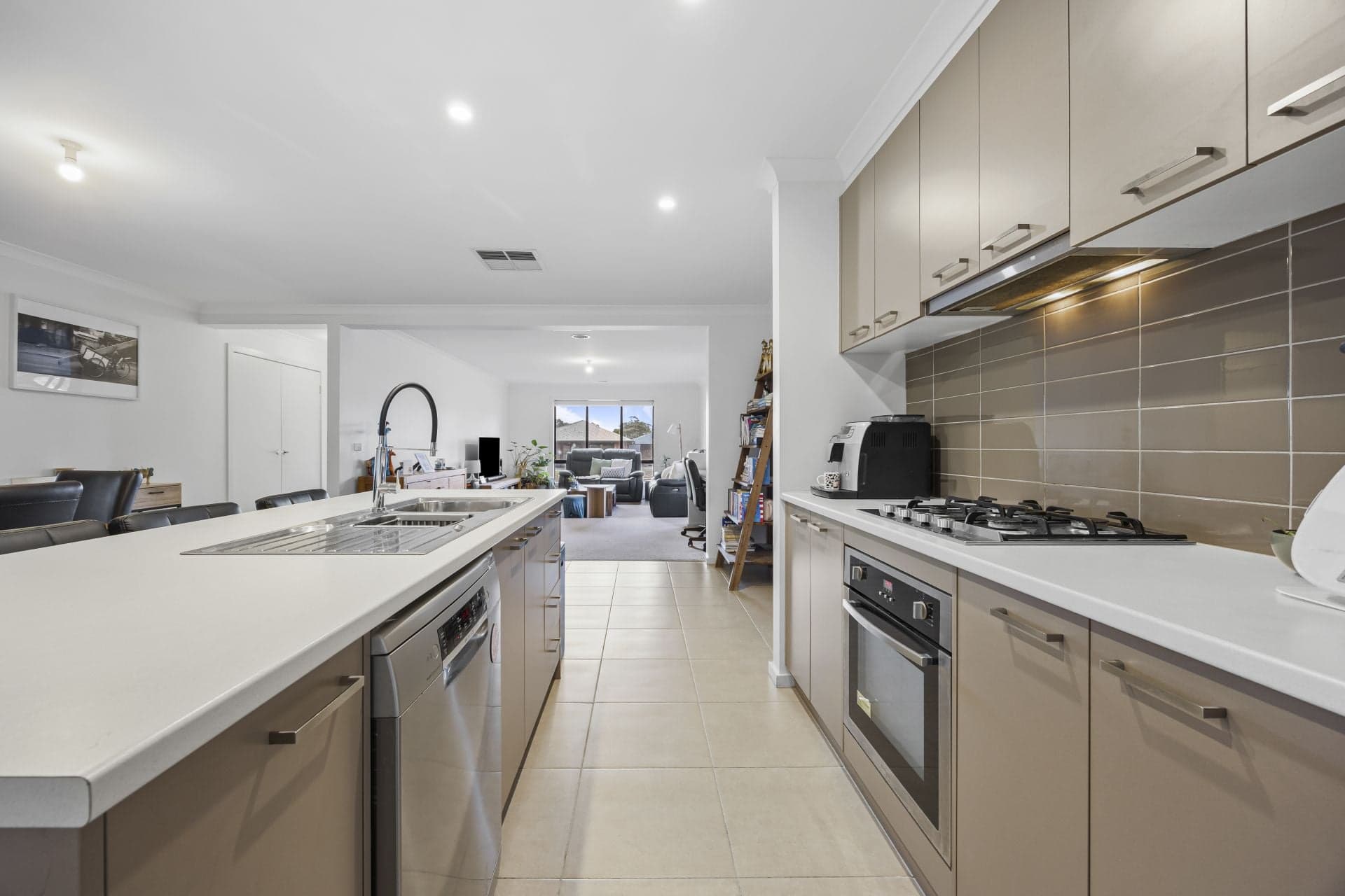 6 Bennett Street, Canadian VIC, Canadian - Thumbnail 3