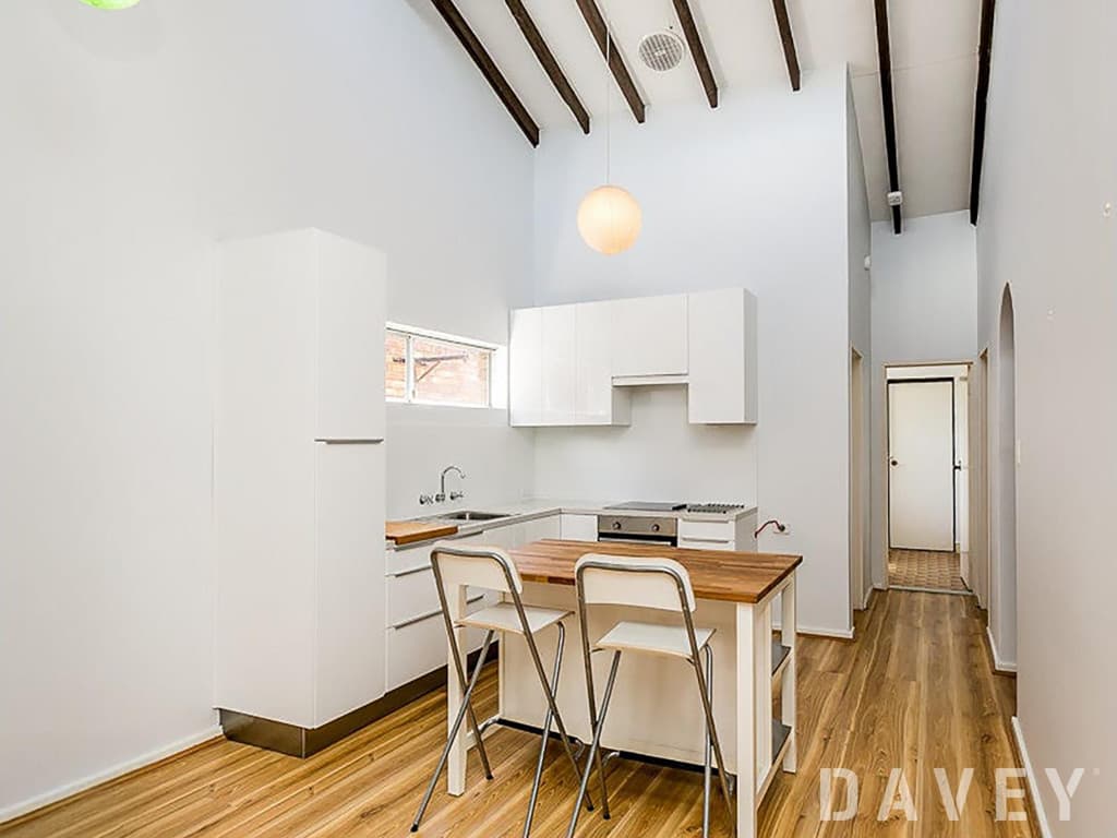 2/19 Calais Road, Scarborough - Image 1