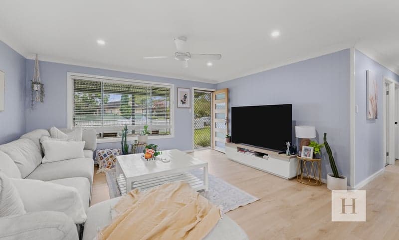 26 Warwick Avenue, Mannering Park, NSW 2259, Mannering Park - Thumbnail 3
