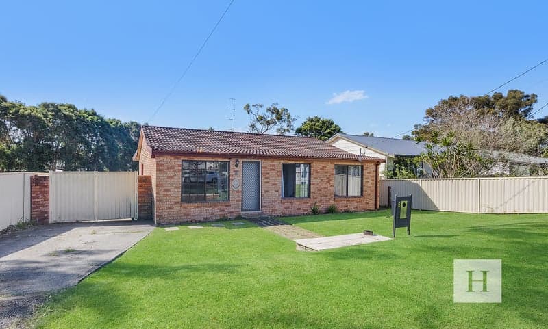 8 Catherine Street, Mannering Park, NSW 2259, Mannering Park - Image 1