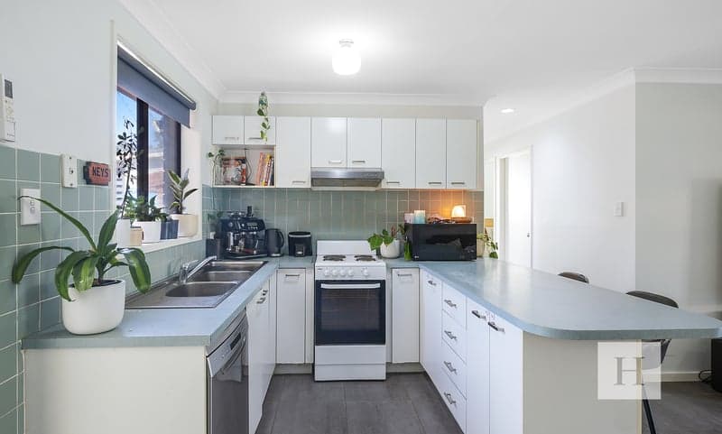 8 Catherine Street, Mannering Park, NSW 2259, Mannering Park - Thumbnail 2