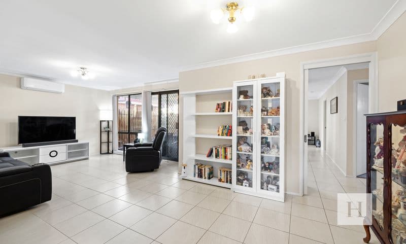 24 Newton Place, Blue Haven, NSW 2262, Blue Haven - Thumbnail 5