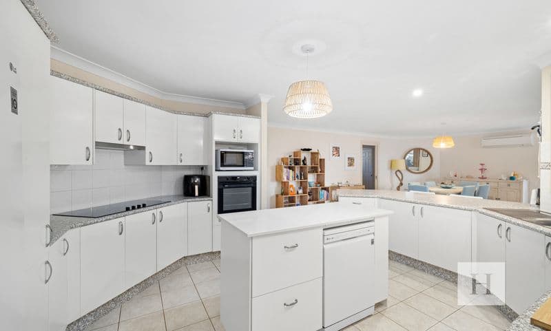 5 Ballarat Avenue, Mannering Park, NSW 2259, Mannering Park - Thumbnail 2