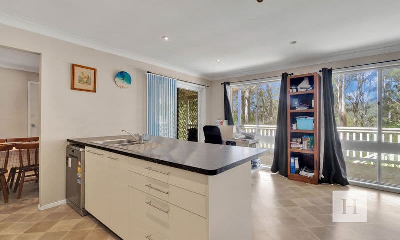 44 Malison Street, Wyoming, NSW 2250, Wyoming - Thumbnail 5