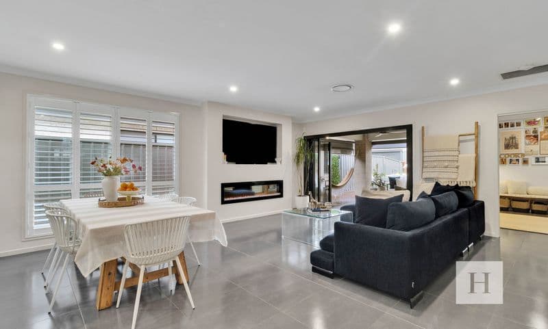 7 Mogo Close, Blue Haven, NSW 2262, Blue Haven - Thumbnail 3