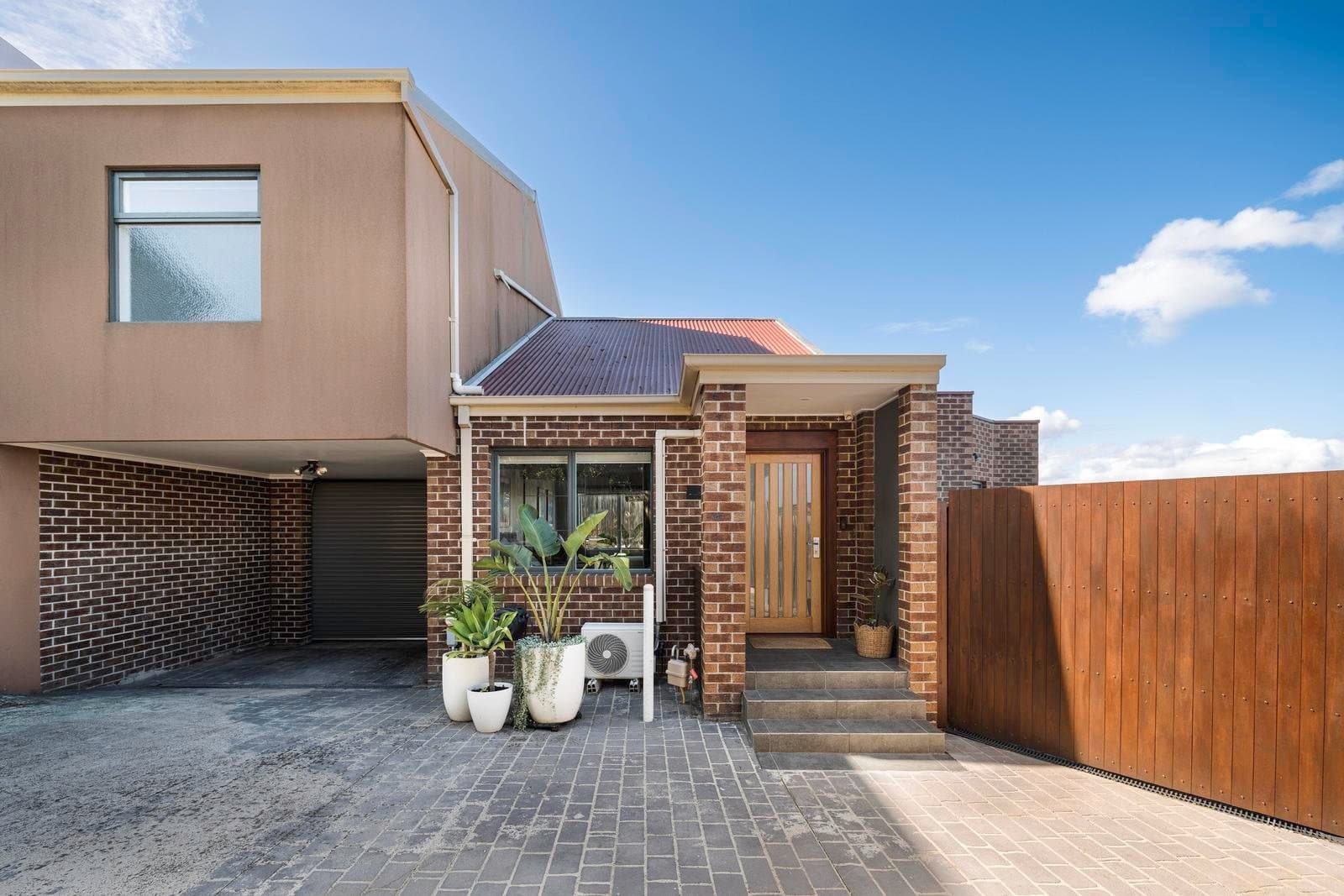 3/4 Ayr Street, Reservoir VIC 3073, Reservoir - Image 1