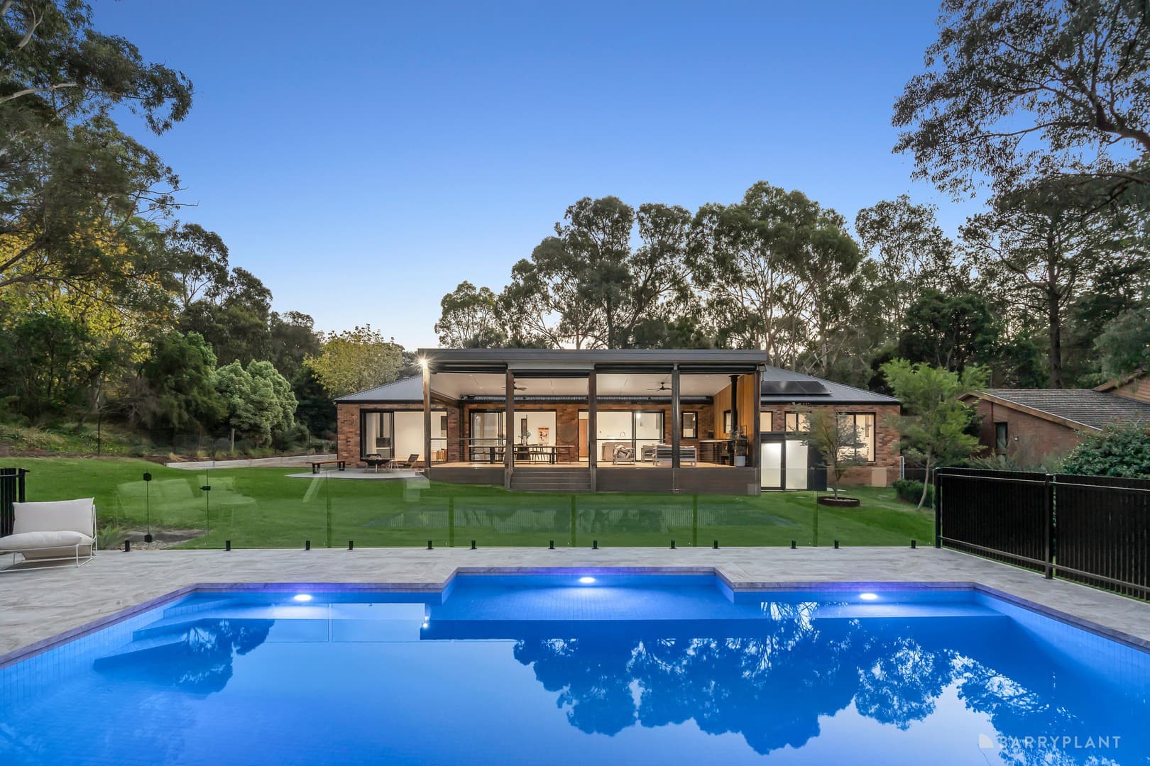 2 Iolanthe Close, Park Orchards, VIC 3114, Park Orchards - Thumbnail 2