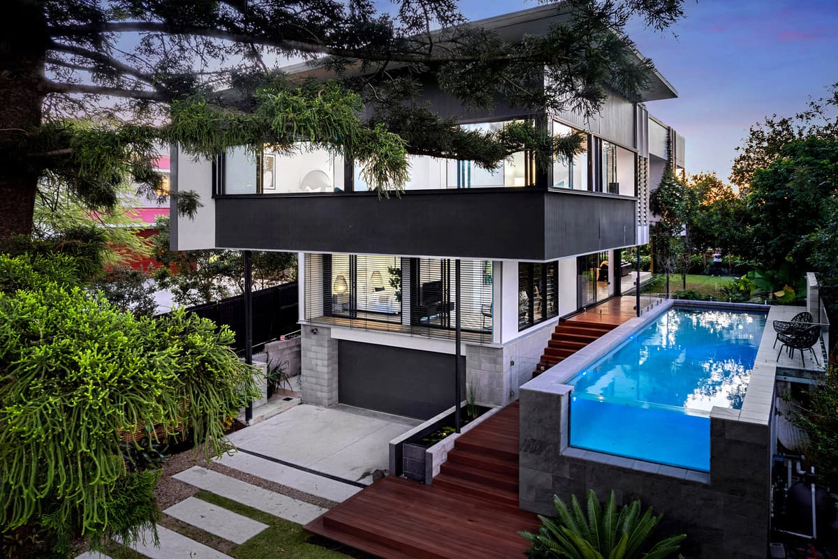 8 Merinda Street, Greenslopes - Image 1