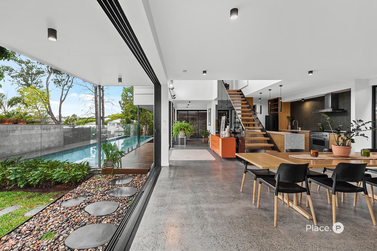 8 Merinda Street, Greenslopes - Thumbnail 2