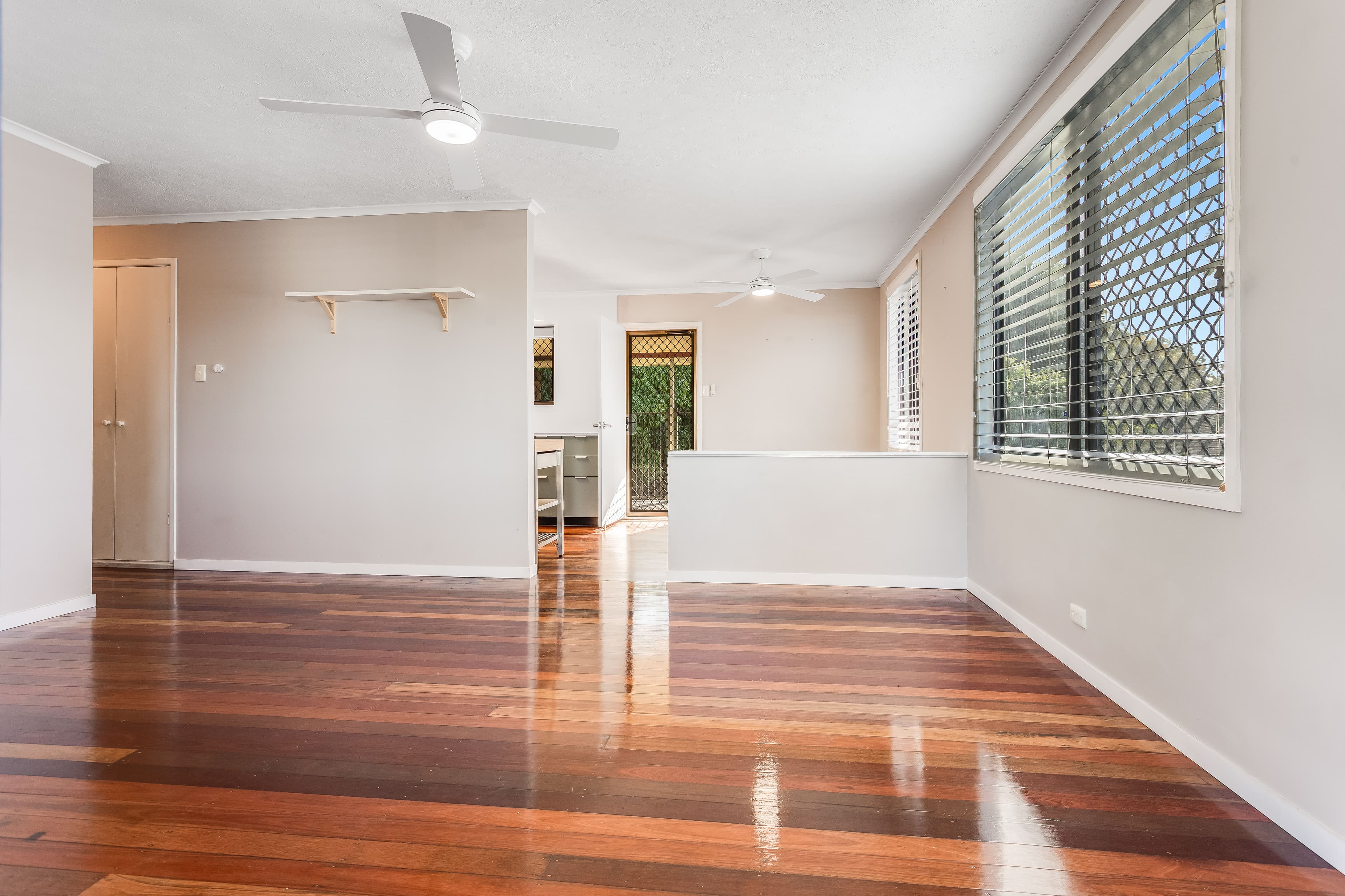 8 Seaview Parade, Deception Bay - Thumbnail 5
