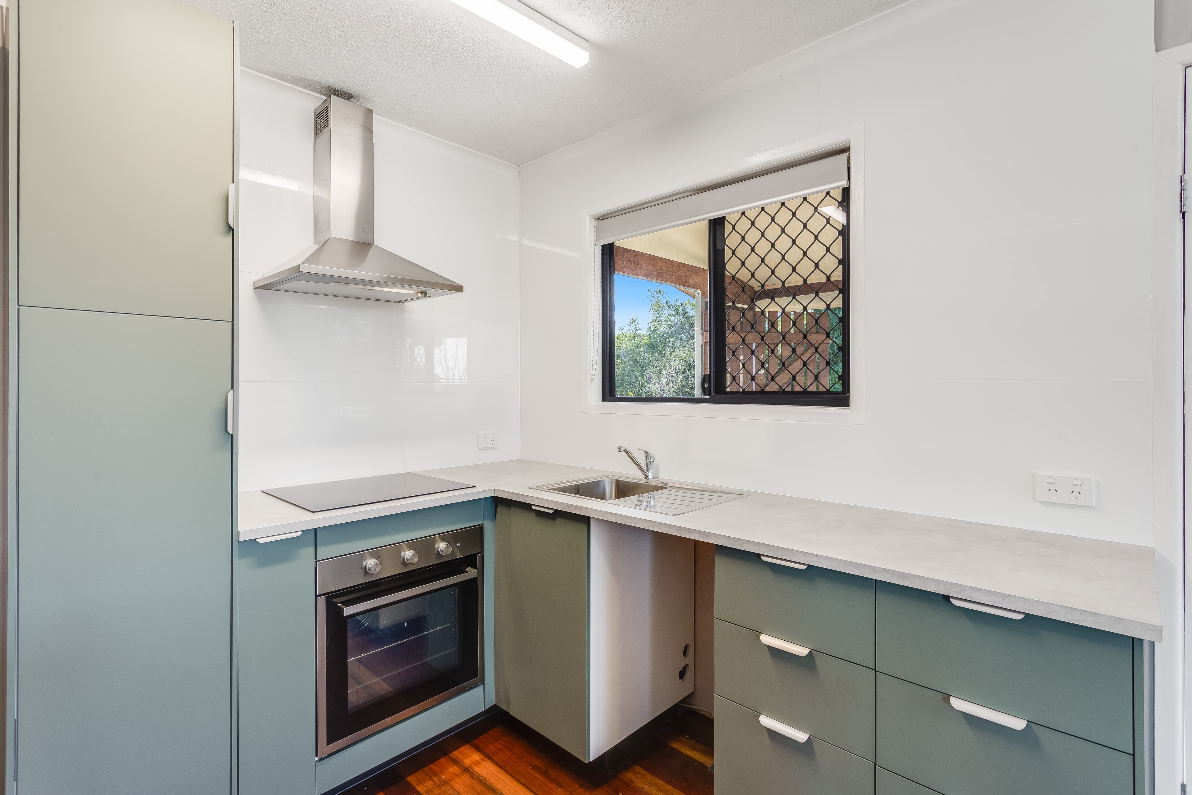 8 Seaview Parade, Deception Bay - Thumbnail 8