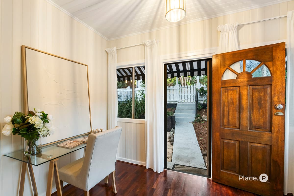 42 Hockings Street, Holland Park West - Thumbnail 4
