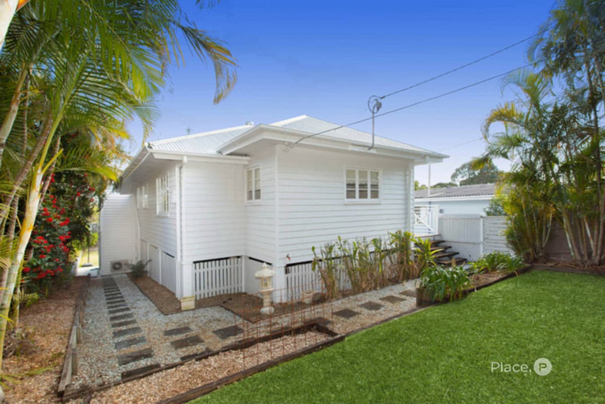 90 Hawthorne Road, Hawthorne - Image 1